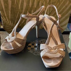 Vince Camuto La Creme /Rose Gold True Suede Platform Heels